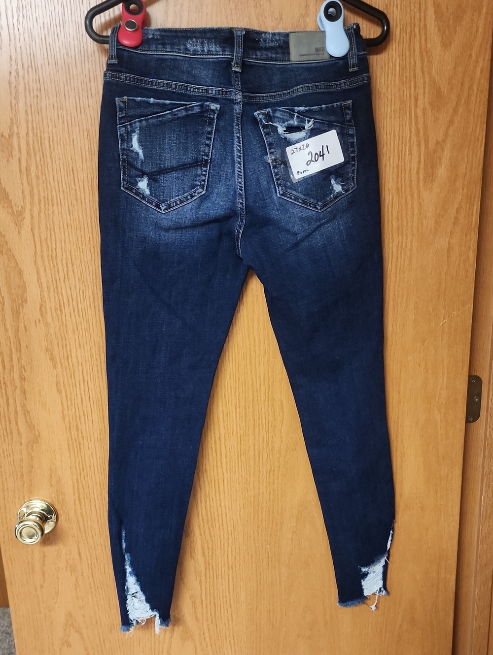BKE Stella Dark Indigo Distressed Skinny Jeans 27x26 womens number 2041